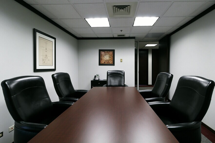 More Photos Of 1320 Tower Rd, Schaumburg Coworking Space