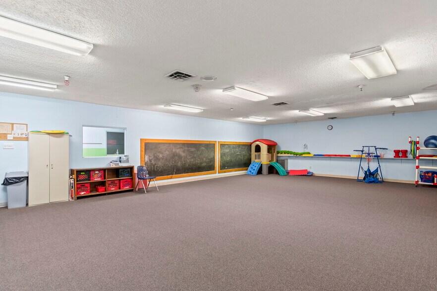 More Photos Of 805 Chatham Rd, Springfield Schools For Sale