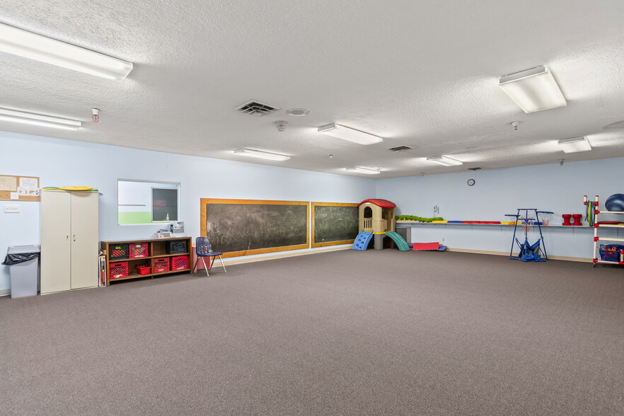 More Photos Of 805 Chatham Rd, Springfield Schools For Sale