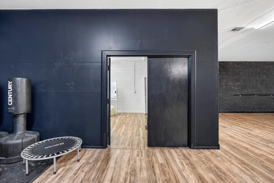 More Photos Of 75 N 200 W, Hurricane Freestanding For Sale