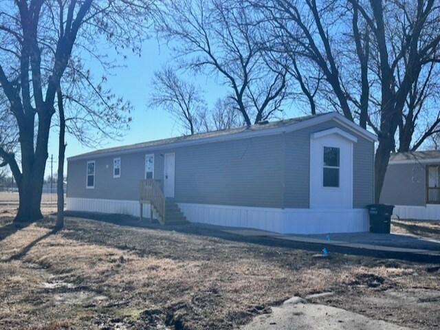 More Photos Of 210 12th St, Clay Center Land For Sale