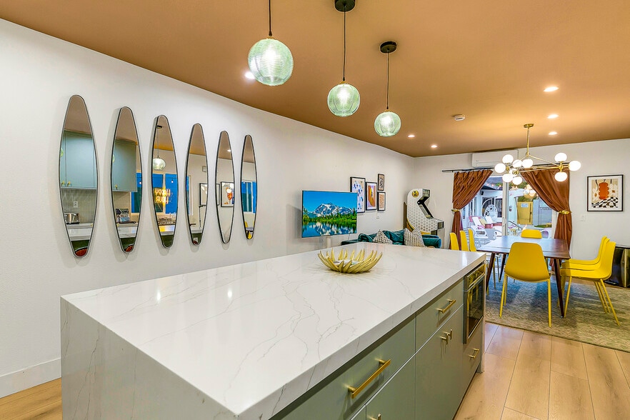 More Photos Of 1339 N Indian Canyon Dr, Palm Springs Hotel For Sale