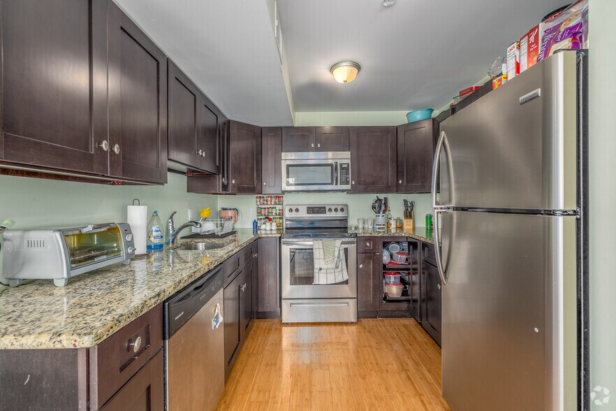 More Photos Of 327 N 40th St, Philadelphia Apartments For Sale