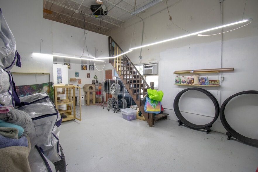 More Photos Of 901-915 NE 30th Ct, Oakland Park Warehouse For Lease