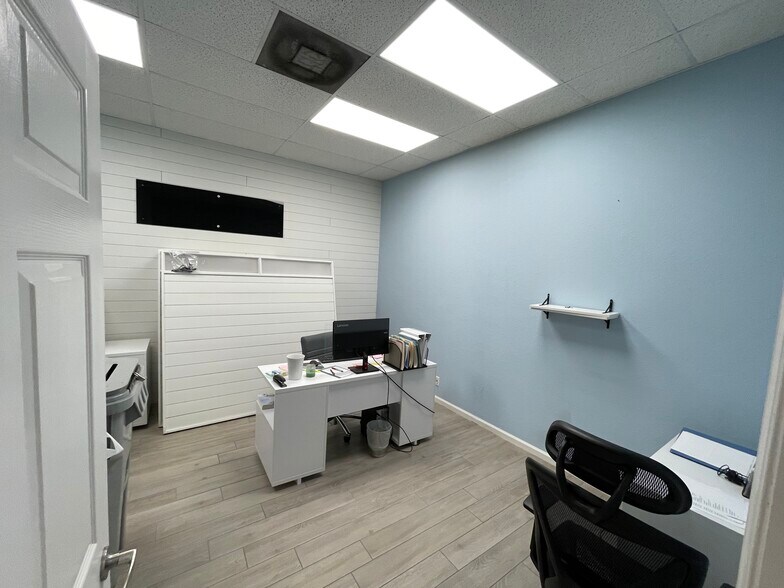 More Photos Of 658 W Indiantown Rd, Jupiter Medical For Sale