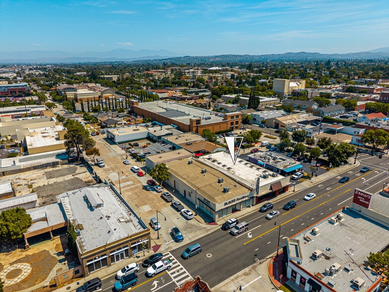 More Photos Of 321 W Chapman Ave, Orange Office For Lease