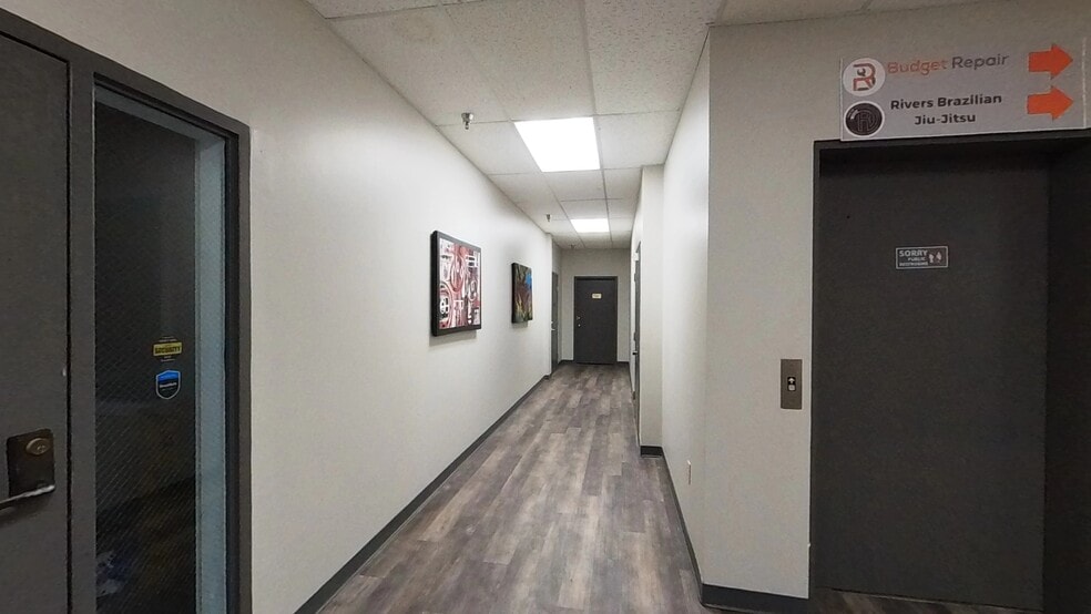 More Photos Of 911 Massachusetts St, Lawrence Apartments For Lease