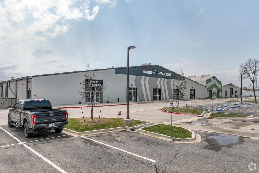 More Photos Of 1714 14th St, Plano Manufacturing For Lease