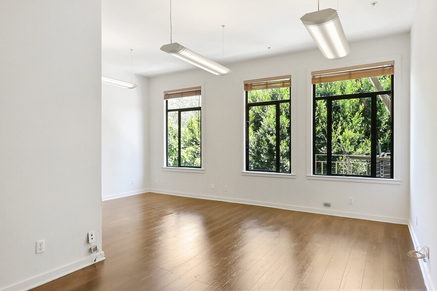 More Photos Of 1717-1719 Powell St, San Francisco Office For Lease