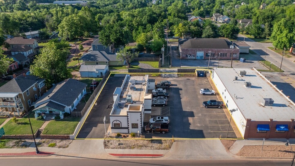 More Photos Of 112 W Noble Ave, Guthrie Restaurant For Lease