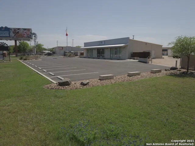 More Photos Of 8603 U.S. 281 N, Spring Branch Research And Development For Sale