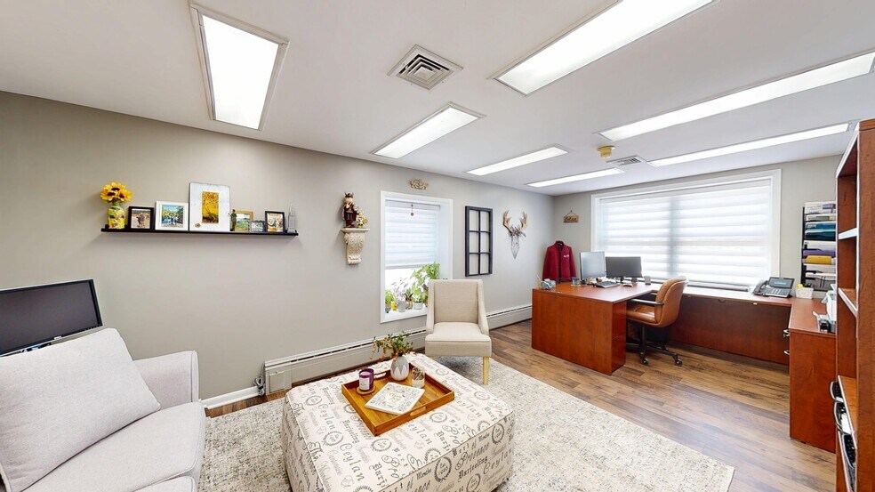 More Photos Of 172 Tuckerton Rd, Medford Office For Sale