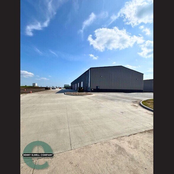 More Photos Of 1407 NW Laurel St, Elkhart Warehouse For Sale