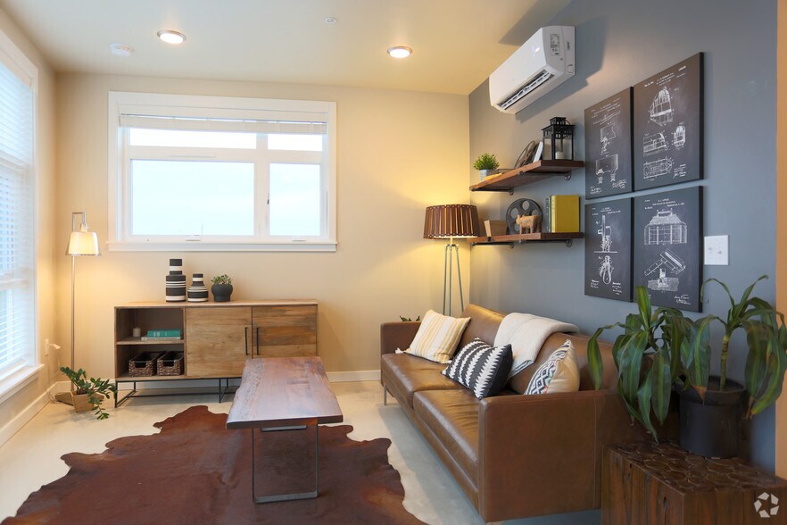 More Photos Of 4780 SE Milwaukie Ave, Portland Apartments For Sale