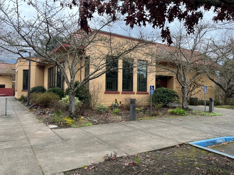 Primary Photo Of 7688 SW Capitol Hwy, Portland Specialty For Lease