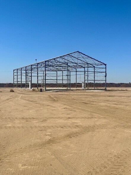 More Photos Of 1270 E Riverside St, Shafter Service For Sale