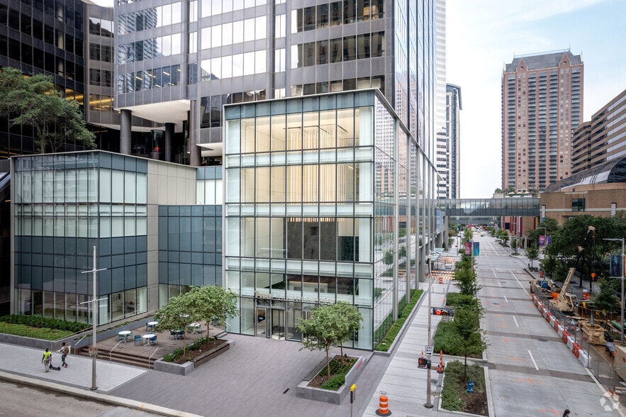 More Photos Of 909 Fannin St, Houston Office For Lease