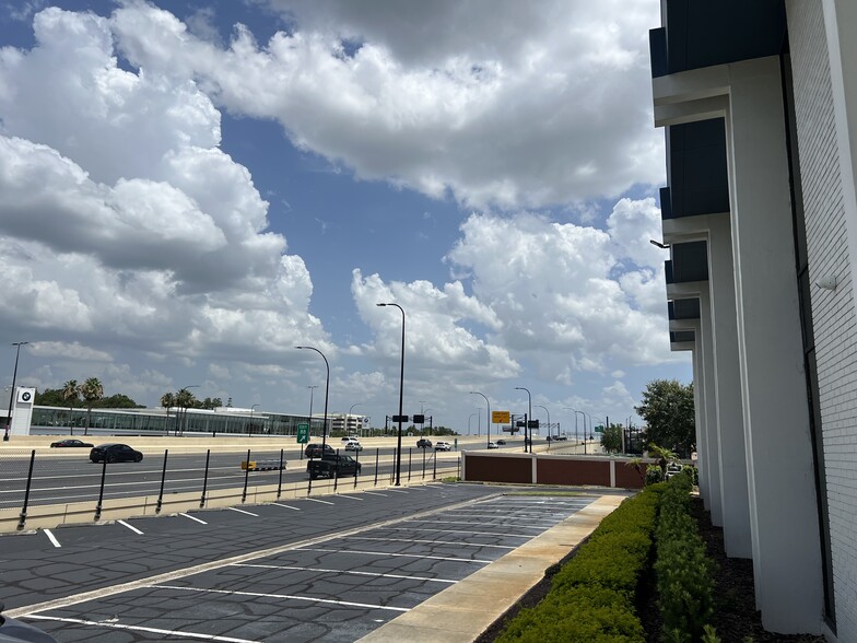 More Photos Of 5405 Diplomat Cir, Orlando Loft Creative Space For Lease