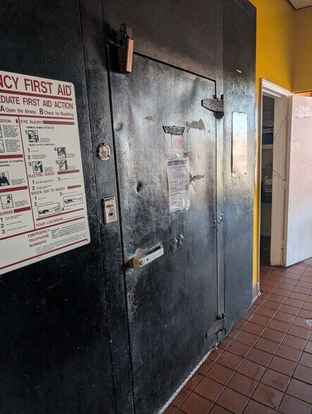 More Photos Of 14708 Hiram Clarke Rd, Houston General Retail For Lease