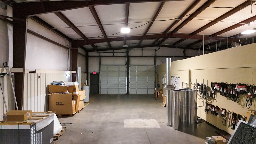 More Photos Of 269 Lakewood Dr, Greenville Warehouse For Lease