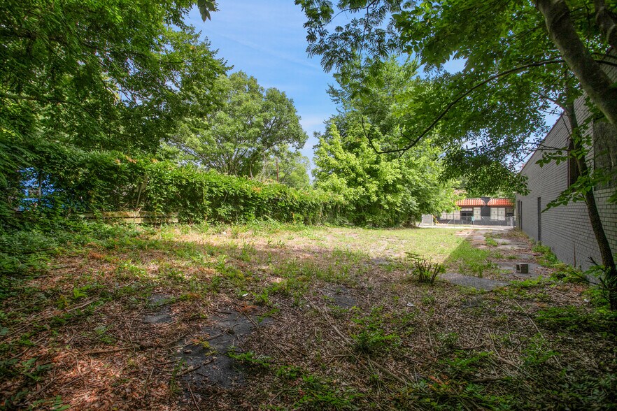 More Photos Of 638-642 Dill Ave, Atlanta Freestanding For Sale