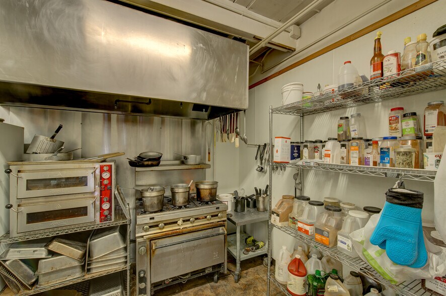 More Photos Of 780-782 US 101, Chinook Restaurant For Sale