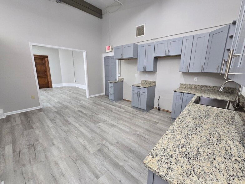 More Photos Of 1667 E 40th St, Cleveland Loft Creative Space For Sale