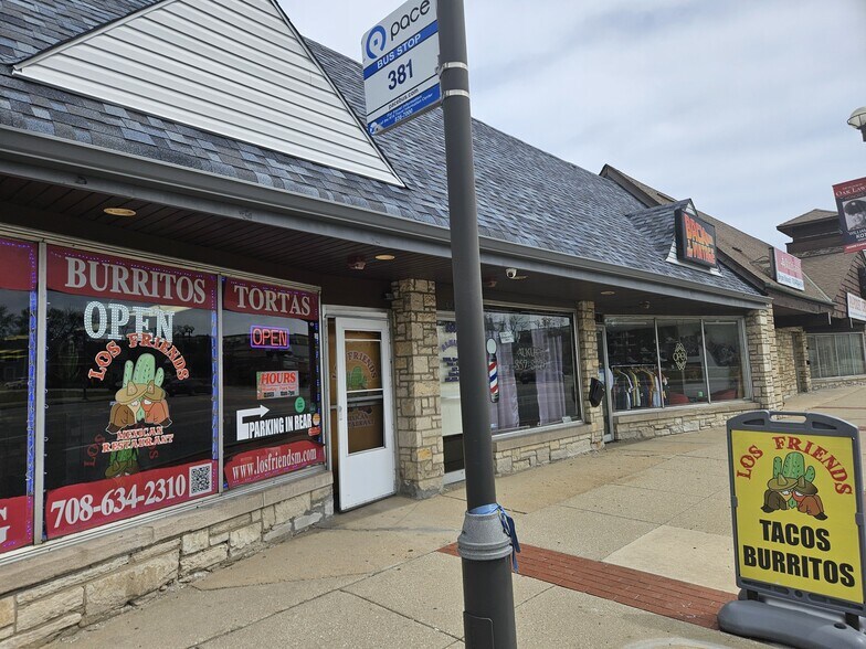 More Photos Of 5370 W 95th St, Oak Lawn Storefront For Sale