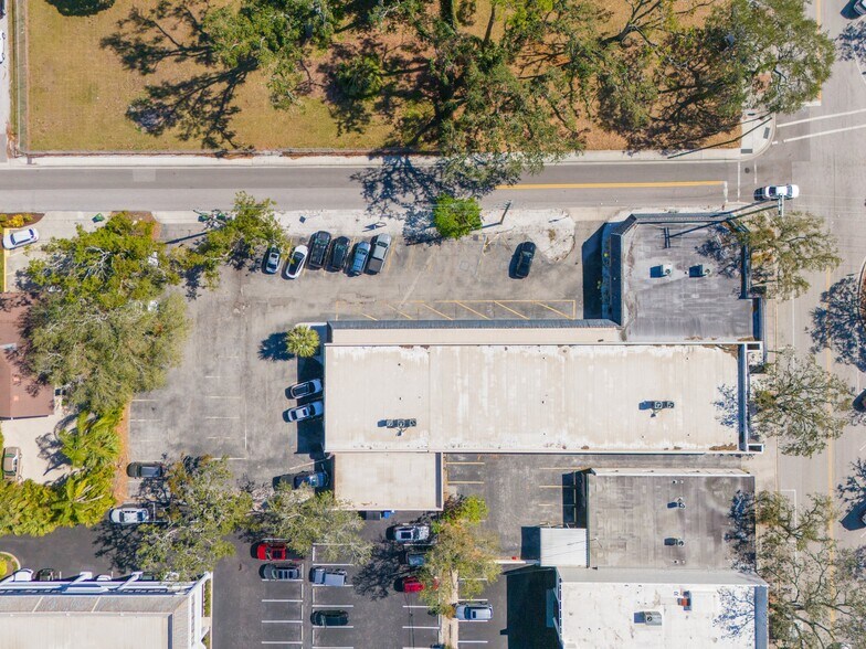 More Photos Of 2075 Main St, Sarasota Office Residential For Sale