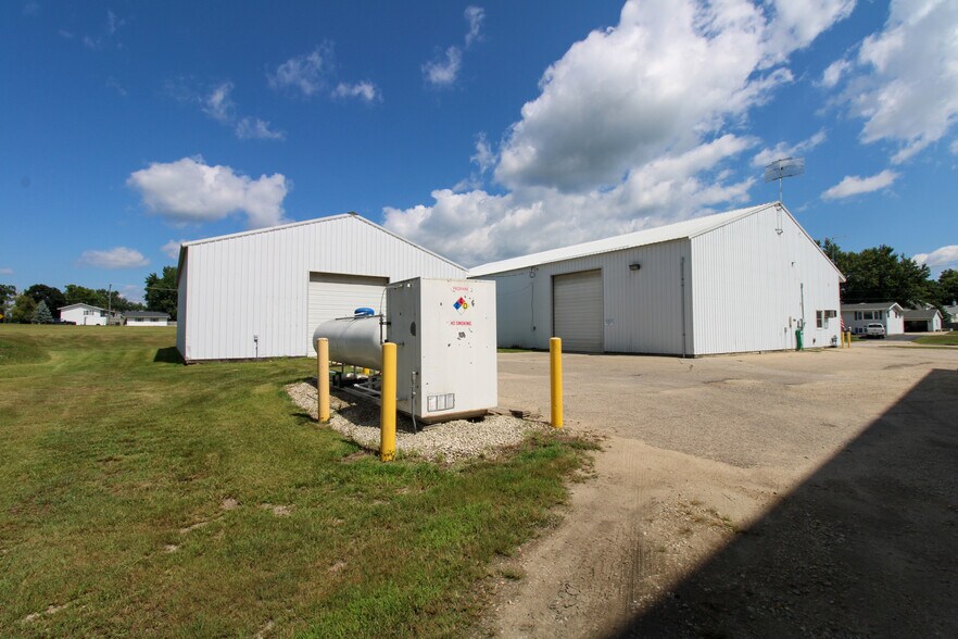 More Photos Of 107 8th Ave SW, Kasson Specialty For Sale