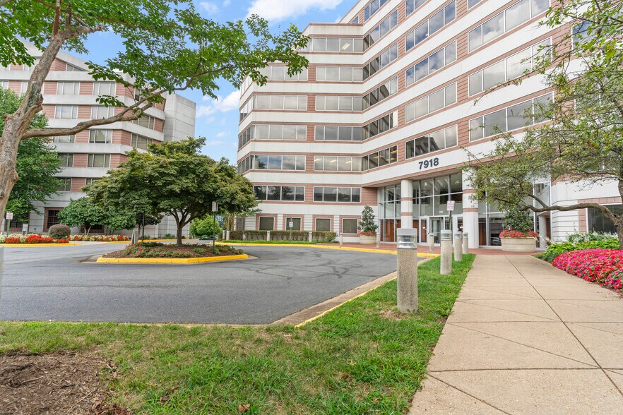 More Photos Of 7918 Jones Branch Dr, McLean Office For Lease