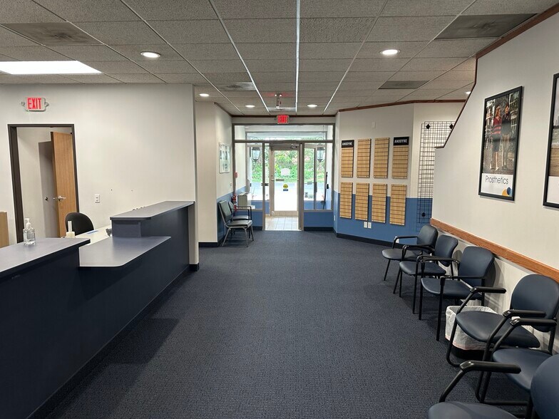 More Photos Of 834 King Hwy, Kalamazoo Office For Lease