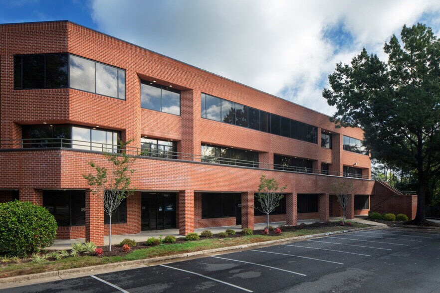 More Photos Of 7400 Fullerton Rd, Springfield Flex For Lease