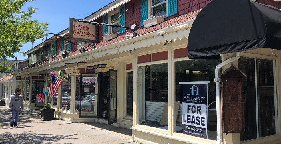 More Photos Of 606 Main St, Hyannis Restaurant For Lease