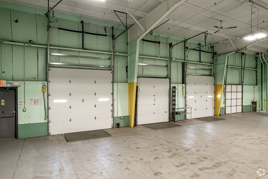 More Photos Of 215 Moody Rd, Enfield Manufacturing For Lease