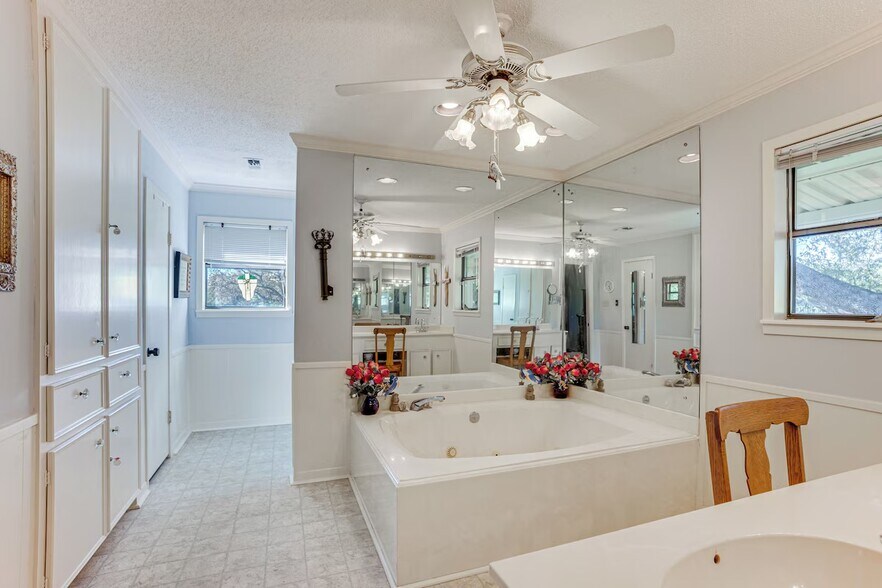 More Photos Of 601 N Shipp St, Madisonville Specialty For Sale