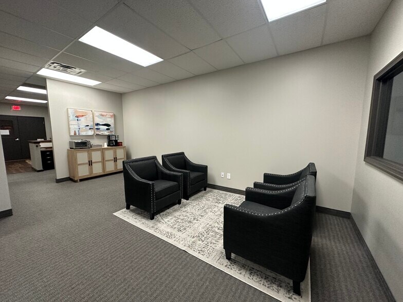 More Photos Of 32875 Solon Rd, Solon Medical For Lease