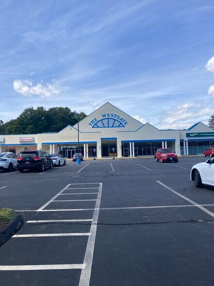 Primary Photo Of 411-431 W Main St, Norwich Freestanding For Lease