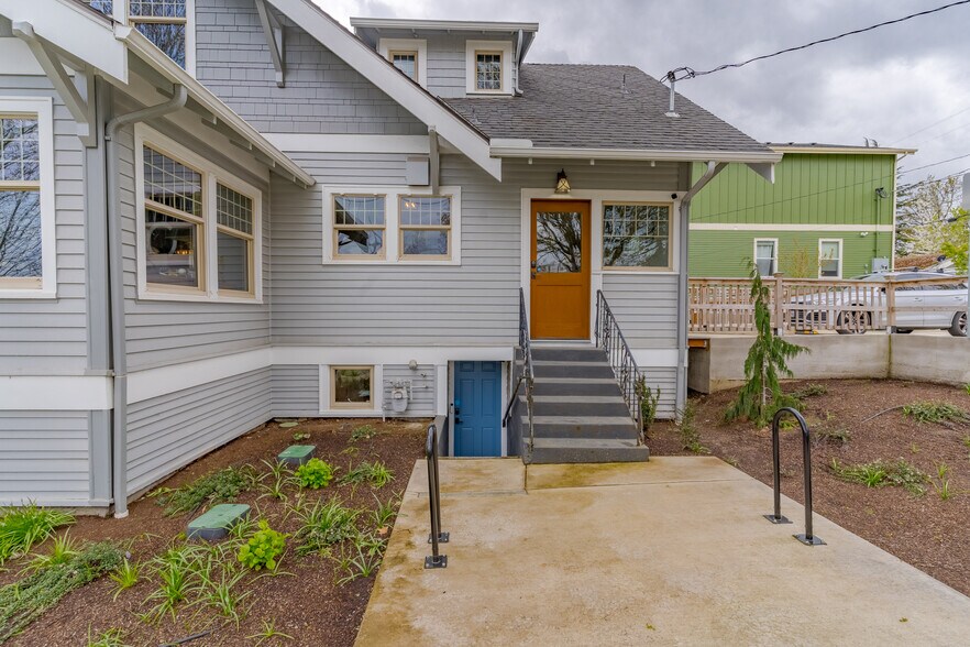 More Photos Of 1705 Commercial St SE, Salem Office Residential For Sale