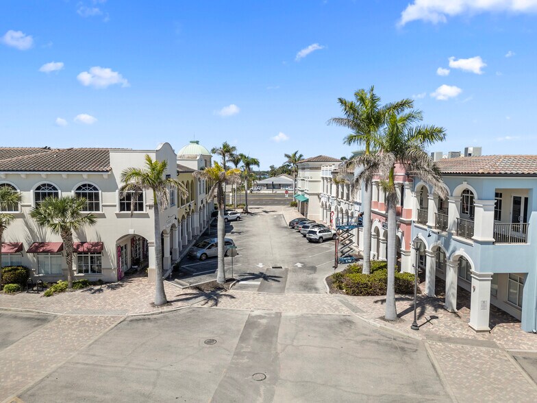 More Photos Of 3976 Destination Dr, Osprey Storefront For Lease