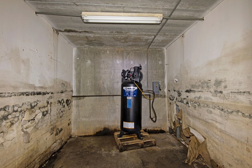 More Photos Of 3061 Gulf Breeze Pky, Gulf Breeze Carwash For Sale
