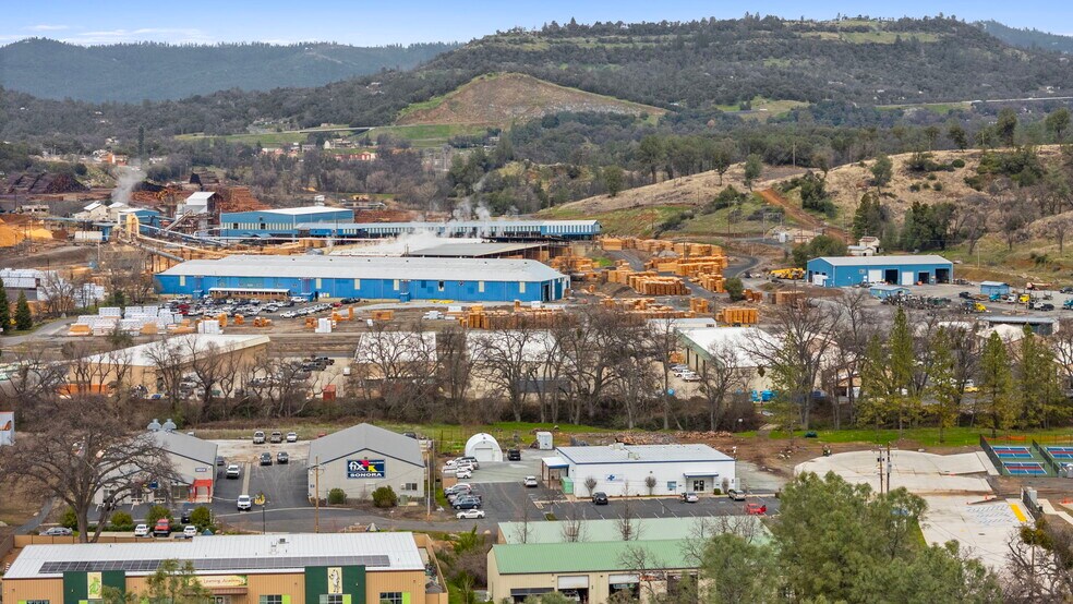 More Photos Of 18490 Striker Ct, Sonora Warehouse For Sale