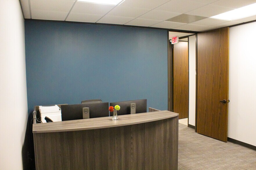 More Photos Of 450 N Sam Houston Pky E, Houston Medical For Lease