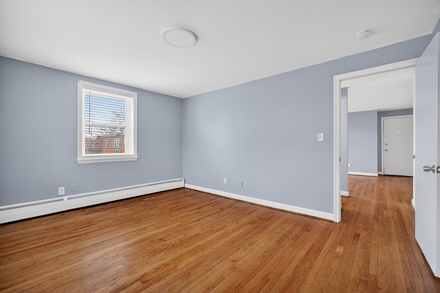 More Photos Of 27 Imlay St, Hartford Apartments For Sale