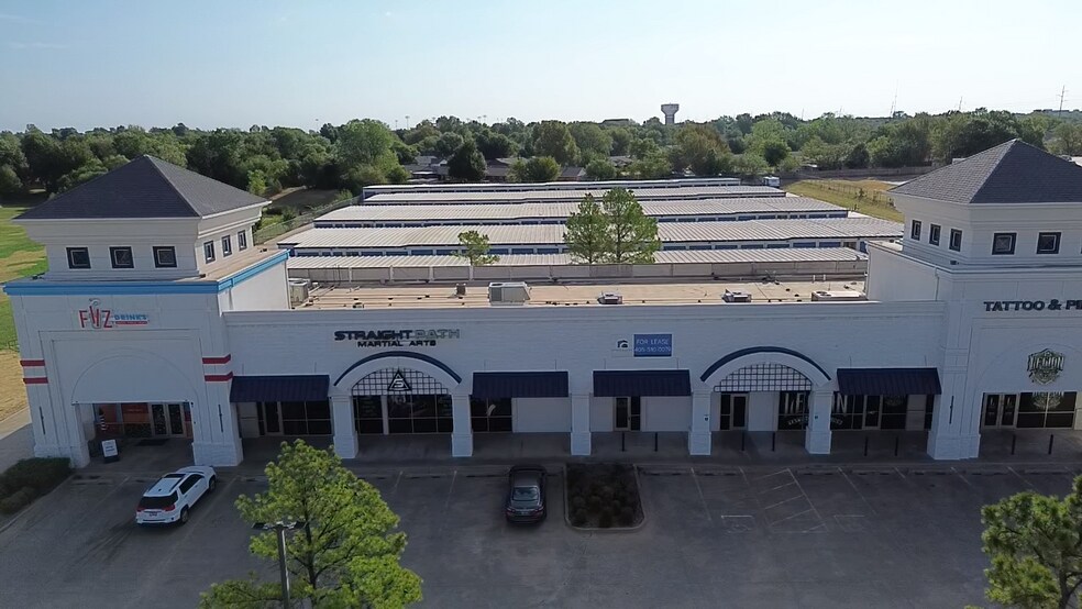 More Photos Of 1444-1468 N Kelly Dr, Edmond Storefront Retail Office For Sale