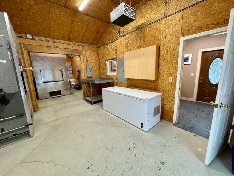 More Photos Of 57 Amanda Ln, Canaan Office For Sale