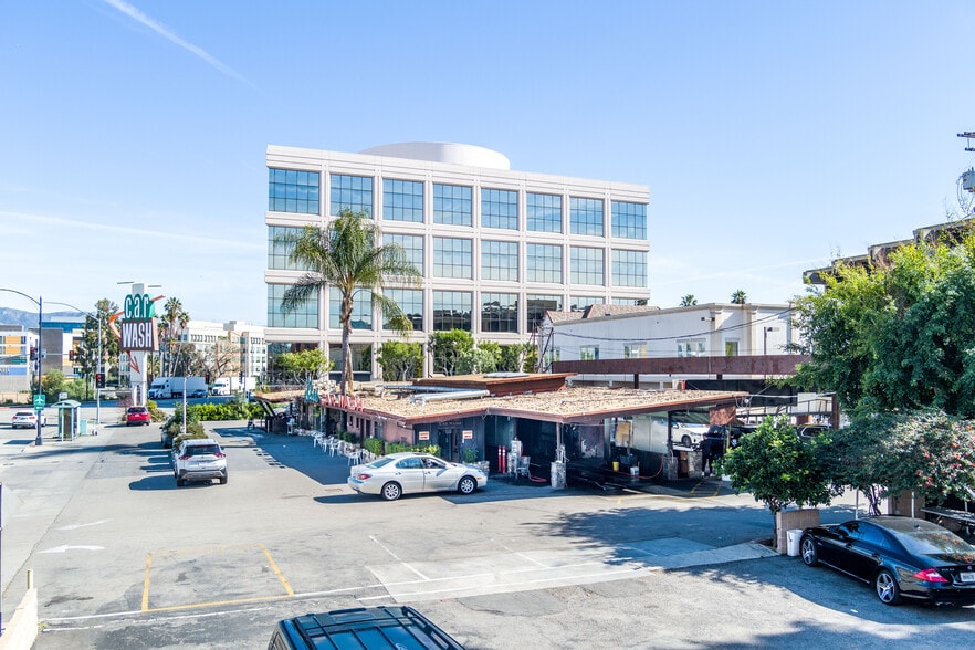 More Photos Of 3700 W Riverside Dr, Burbank Carwash For Sale