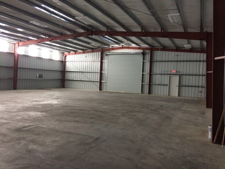 More Photos Of 4900 Bourque Rd, Nederland Warehouse For Lease