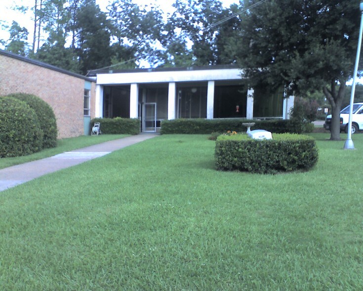 Primary Photo Of 401 E Ninth St, Yazoo City Hospital For Sale