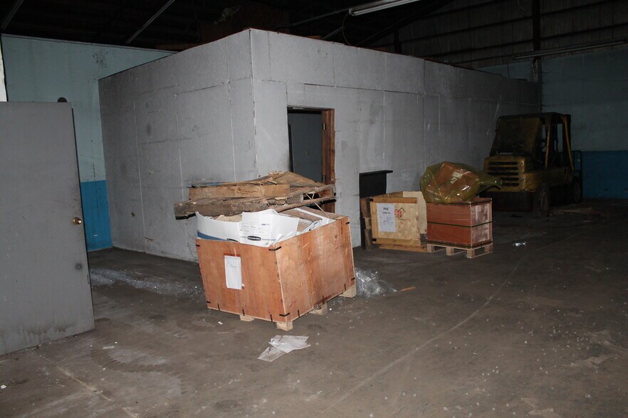 More Photos Of 9239 Atlantic Rd, Atlantic Manufacturing For Sale